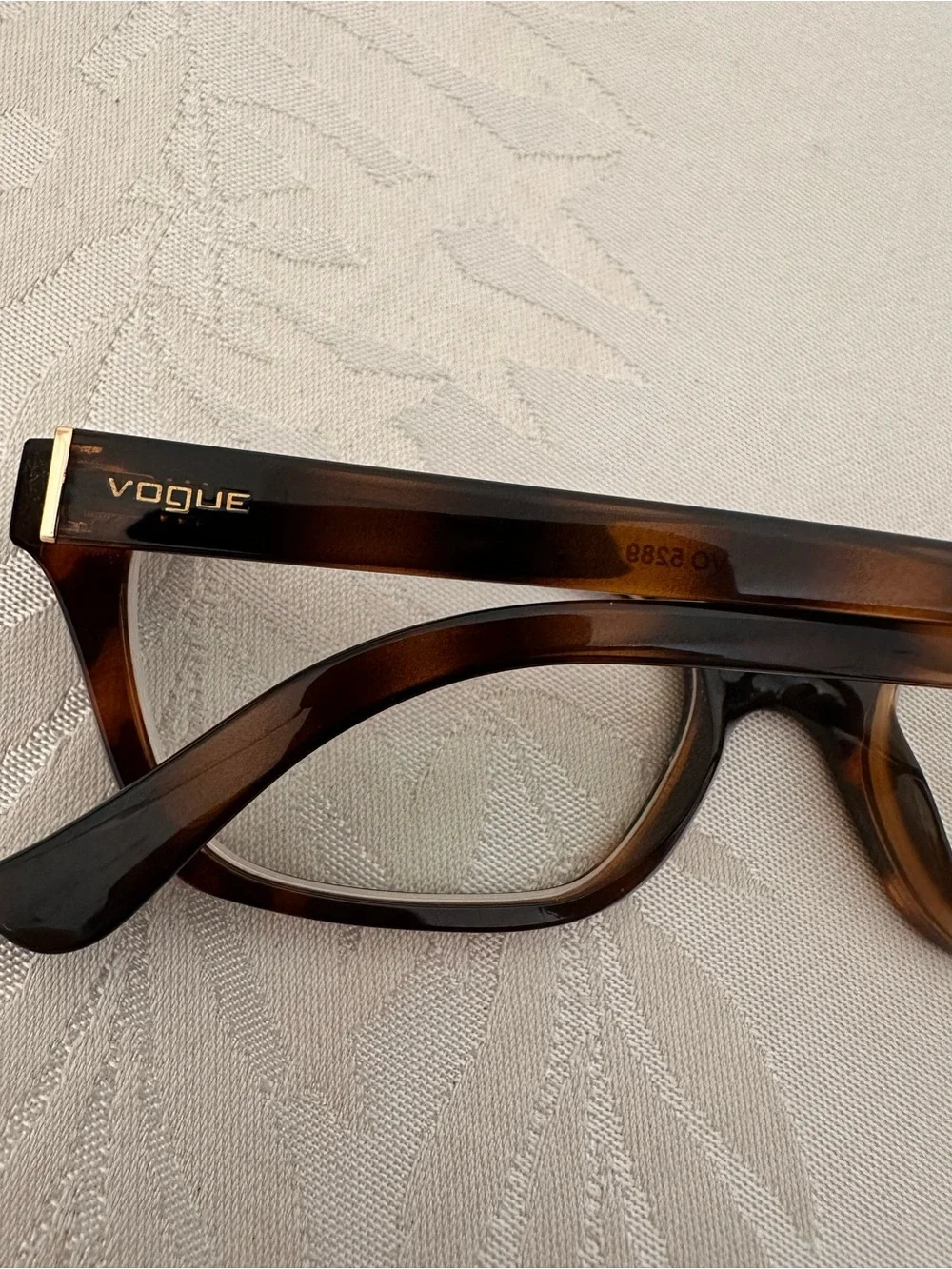 Vogue Tortoiseshell Cat-Eye Glasses in Brown and Black 51 17 140